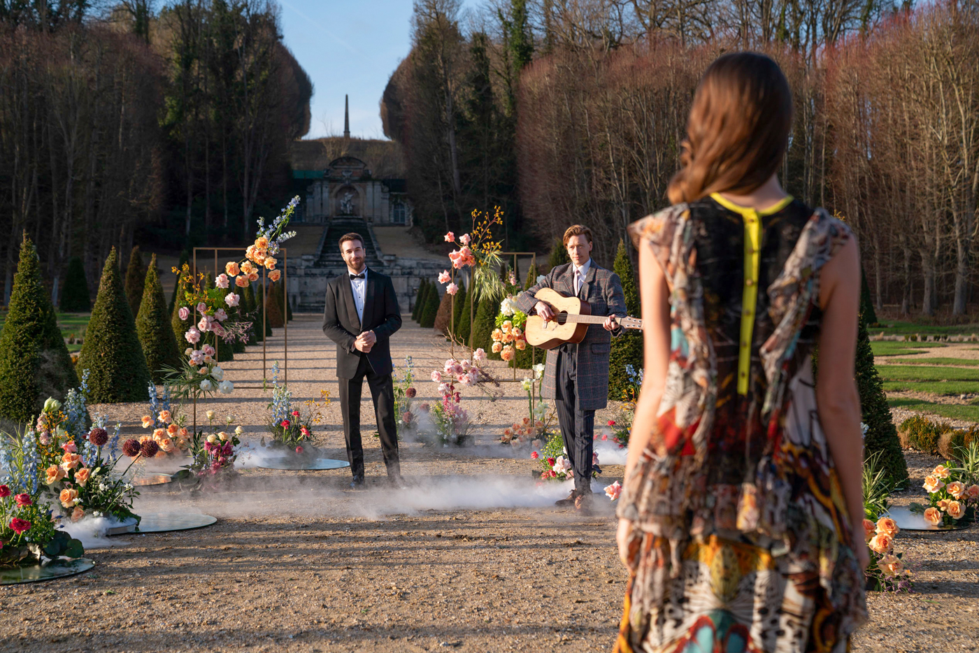 How to Propose to a Girl: fairytale engagement at Château de Villette, 40 km northwest of Paris, France. A master musician playing her favorite song to enhance the ambiance and production value.